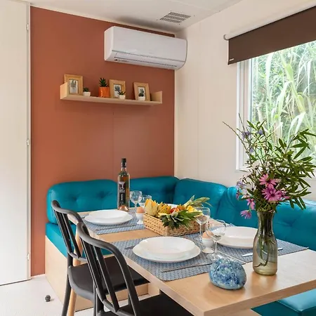 Le Palmier, Mobil-home Sans Vis-a-vis Idealement Situe Entre Et Vignes