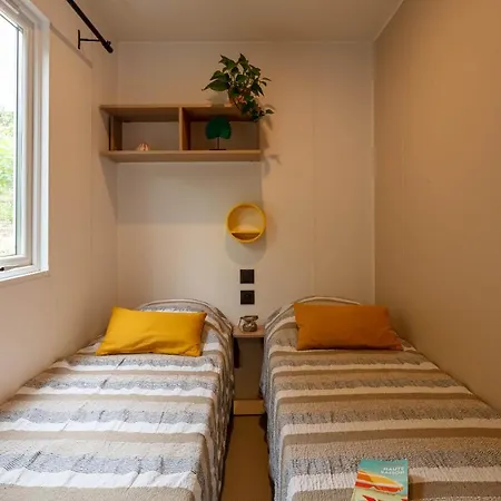 Le Palmier, Mobil-home Sans Vis-à-vis Idéalement Situé Entre Et Vignes *