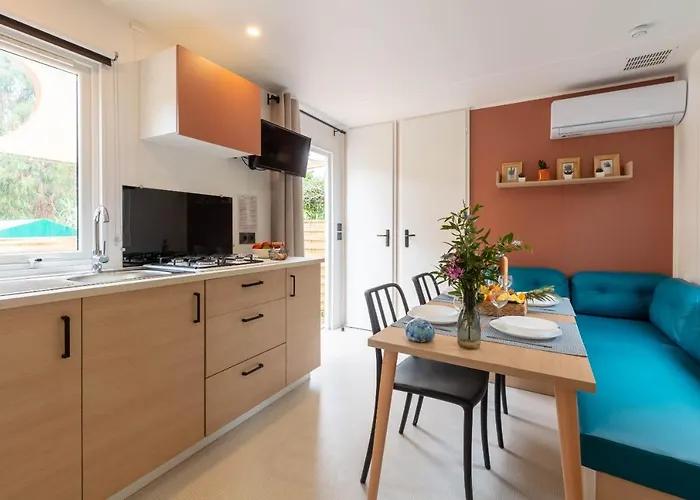 Le Palmier, Mobil-home Sans Vis-à-vis Idéalement Situé Entre Et Vignes Hyères