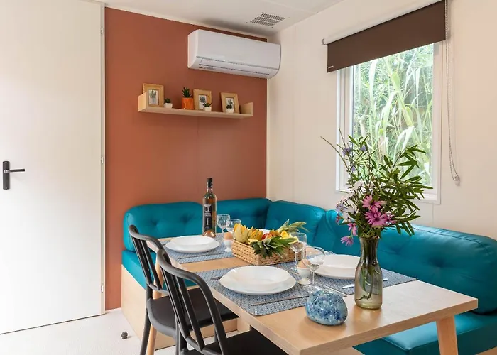 Le Palmier, Mobil-home Sans Vis-à-vis Idéalement Situé Entre Et Vignes